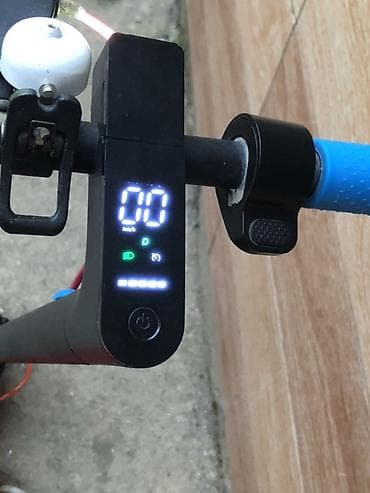 elektro gitarlar: Elektrik skuter satlır təcili Real alciya Endirm var Max sürər 33.34 — 5
