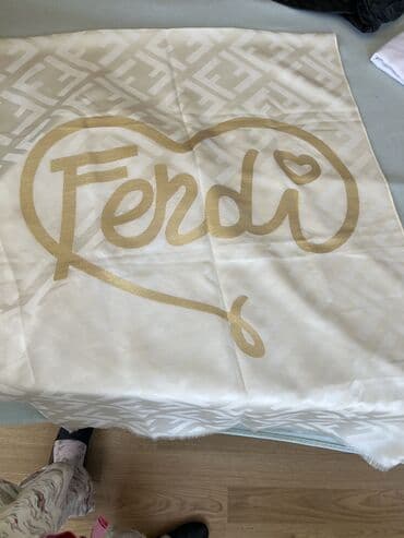 hicab paltarlari: Fendi şal. 10 Azn . Yenidir — 1