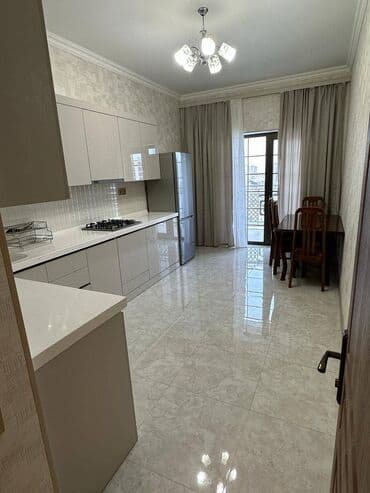 ecemide kiraye evler ucuz: Mənzil kirayə verilir. Yaşıl bazarın yanı 17.9 mərtəbə, 120 kv 3 otaq — 4