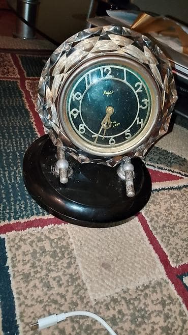 Majak masa saatı – SSRİ istehsalı, mexaniki Xüsusiyyətlər: -