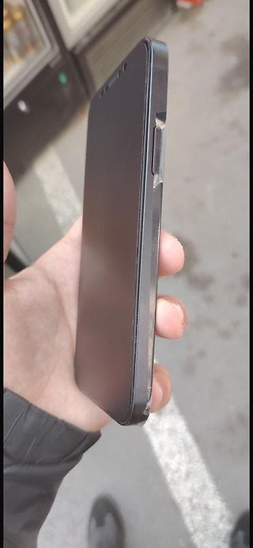 telefin: IPhone 12, Qara, Face ID — 2