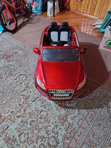 uşaq üçün masinlar: Uşaq üçün elektrikli maşın – Audi Q7 üslubunda - Rəng: qırmızı — 1