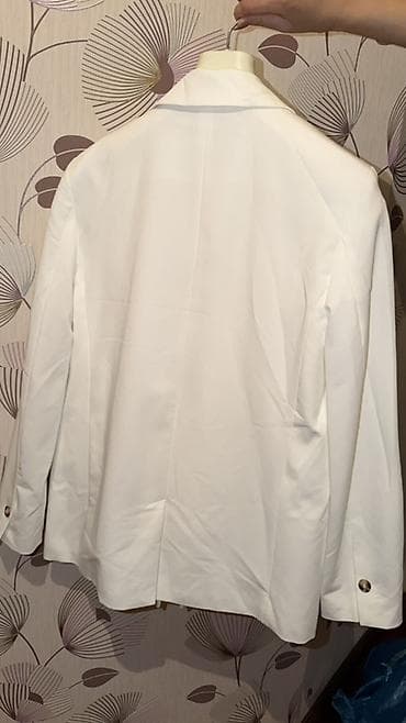 ag pencek: Bershka qadın blazer ceket 89m alinib. - Rəng: ağ - Model: iki — 2