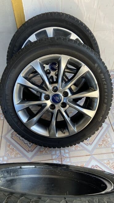 moped təkər: Колесо Ford 225 / 50 / R 17, 5 Болтов — 2