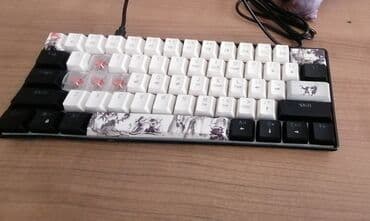 isiqli klaviatura: Snpurdiri v900 klavyatura. keycapslari ustunde verilir işıqlı — 2