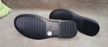 dəri ayaqqabı: Təmiz dəridir. Qəttəzədir. Bir dəfə də olsun geyinilməyib. razmeri 42 — 5