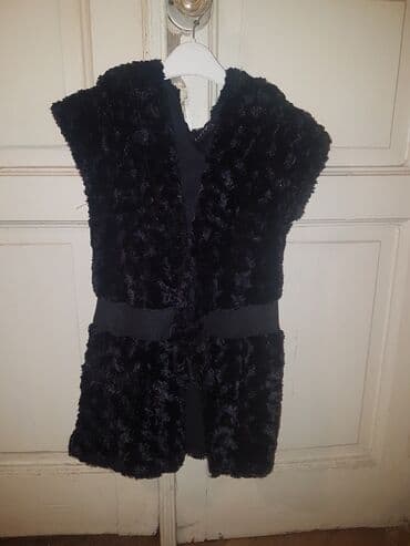 Жилетка, цвет чёрный, размер S, в отличном состоянии