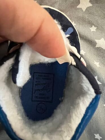 qebelend ters ev: 3 ayaqqabi 16, 18, 21 razmer hamisi birlikde 30 azn 1 ci olan — 4