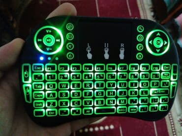 isiqli klaviatura: İ8 simsiz klaviatura. Smart tv və oyun konsollarında istifadə edilə — 1