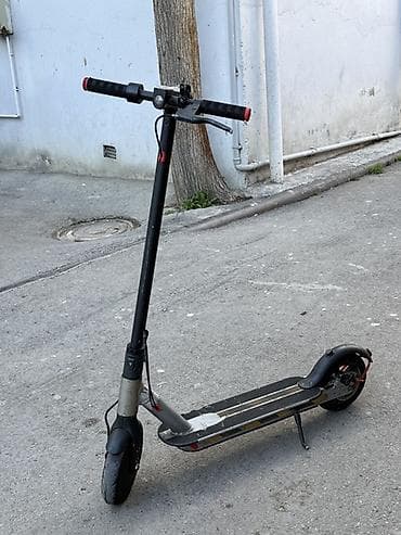 Elektrikli skuter - Şəhər içi rahat gediş üçün yığcam elektrikli