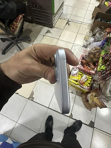 iphone 8 barter: IPhone 15, 128 GB — 3