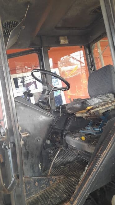 traktor şəkilləri: Belarus 82 traktor satılır ili 2009 sənədləri qaydasındadır — 6