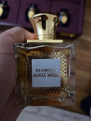 xonca bezekleri: Diamond Royal Musk – Areejal Ameerii kolleksiyasından ətir (Made in — 1