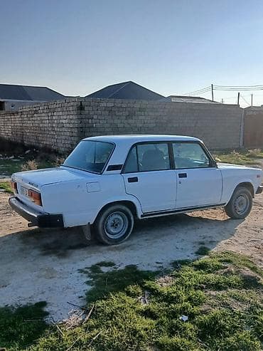 LADA 2107 sedan – ağ rəngli, 4 qapı, arxaötürücülü klassik model — 6