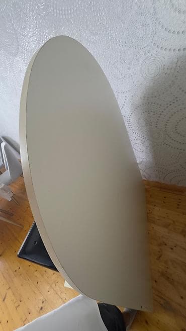 LG televizor + TV altlığı dəsti.Ayri-ayriliqda da satilir Tv 280 azn