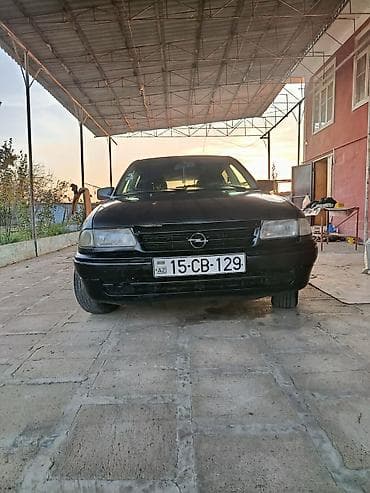 m50 i moti: Opel Astra F hatchback Xüsusiyyətlər: - Korpus: 5 qapılı hatchback - — 7