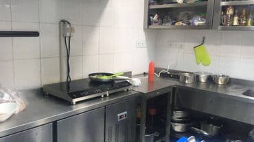 hazır biznes restoran: Sahil metrosuna yaxın 66 kv.m sahəsi olan, yol kənarı 2otağlı bütün — 2