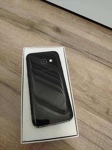 iphone xr korpus: Samsung Galaxy A3 2017, 16 GB, rəng - Qara — 3