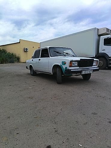 tıraktor satışı: VAZ 2107 sedan – ağ rəng, qara radiator barmaqlığı və bamperlər, qara — 1