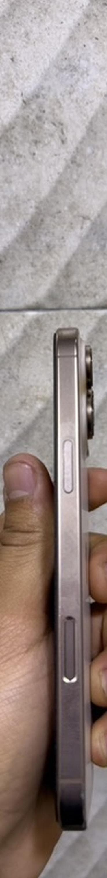 ayfon 18: IPhone 16 Pro Max, 256 GB, Desert Titanium — 3