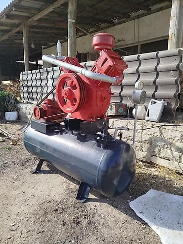 balaca laqonda: Sənaye tipli hava kompressoru 500 litrlikdir. Texniki qulluq olunub — 2