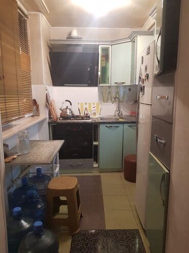 kiraye ayliq: Evin 2 otağı tələbələrə kirayə verilir. Ev təmirli quru və təmizdir. 4 — 1