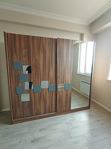 stol stul iwlenmiw: 3 qapılı, Güzgülü, Qəhvəyi, Digər material, Açılan, Düz dolab — 1