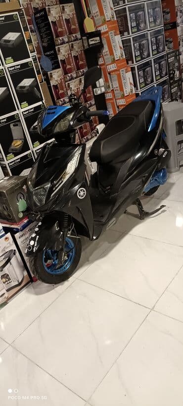 авто шлем: - YAMAHA J7, 125 sm3, 2023 il, 11600 km — 1