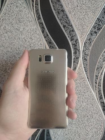 z fold 3: Samsung Galaxy Alpha, rəng - Qızılı — 3