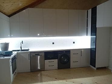 astara mebel: Mətbəx mebeli satılır 1100₼. Vitrin malıdır.Ölçü 5m. Üzəri tökmə — 1