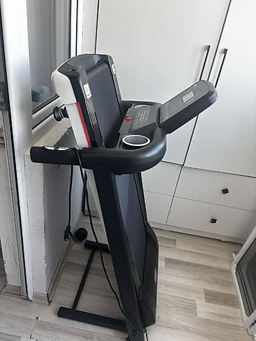 Sundays Fitness qaçış trenajoru - Kompakt qatlanan dizayn: Asanlıqla — 3