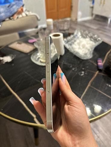 IPhone 16 Pro, 128 GB, Gümüşü, Zəmanət, Face ID, Sənədlərlə