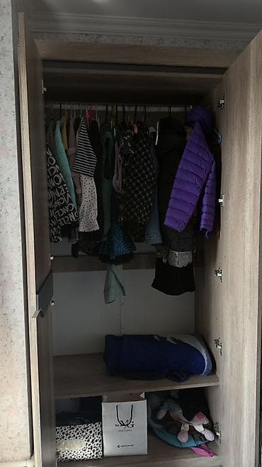 3 mertebe qab: 4 qapılı, Güzgülü, Qəhvəyi, Digər material, Açılan, Düz dolab — 3