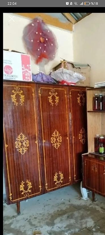 yolka yeni il: 3 qapılı, Qəhvəyi, Taxta, Açılan, Düz dolab — 1