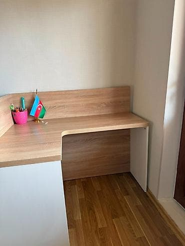 l masalar: Künc masa, Stulsuz, Polkasız, Siyirməsiz, Sadə laminat — 3