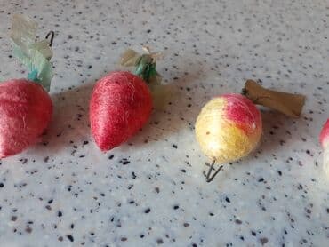 Yolka işıqları: Sovetin yeni il iqruşkaları. Təsvir: - Material: preslənmiş pambıq və — 3