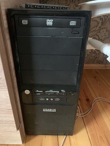 komputer plata: Masaüstü kompüter üçün hissələr dəsti Dəstdə olanlar: - Korpus — 2