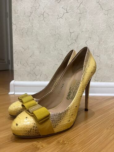 женские бежевые замшевые туфли: Туфли, Размер: 37, цвет - Желтый, Б/у — 2