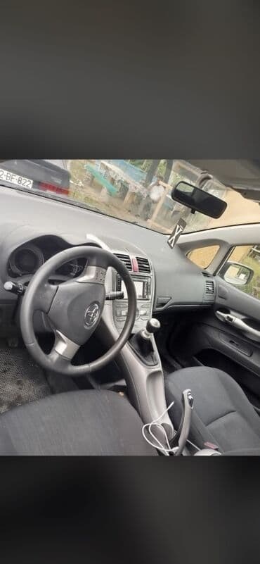 maşın al: Toyota Auris: 1.4 l | 2010 il Hetçbek — 3