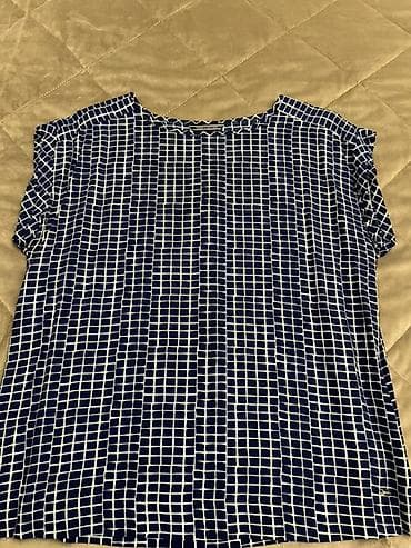 usta geyimi: Tommy Hilfiger qadın bluzası - Model: qısa qol, sərbəst/relaks kəsim — 1