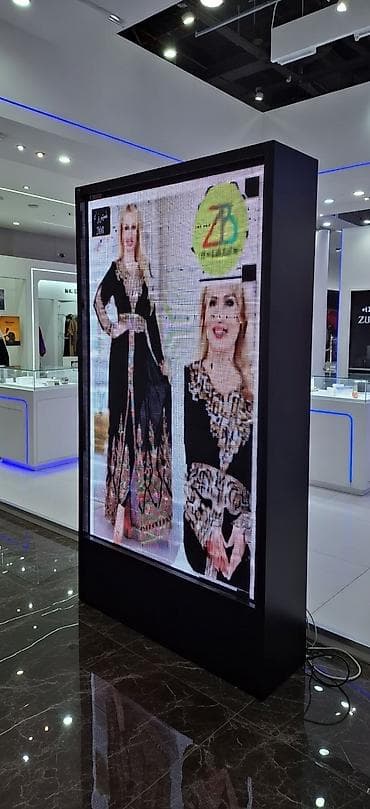 Digər biznes avadanlığı: LED reklam totemi – daxili məkanlar üçün rəqəmsal vitrin Məhsul — 2