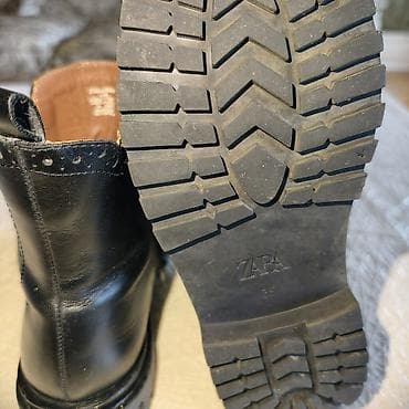 Çəkmələr: Zara uşaq çəkmələri – qara dəridən, broq (perfora) dekorlu dizayn. - — 3