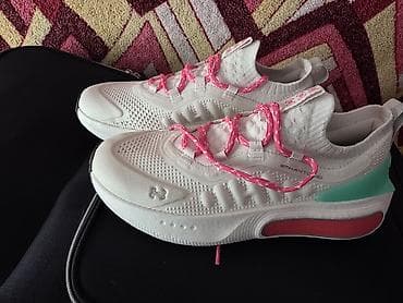 krosofka: Brend. Under Armour krasofka — 3