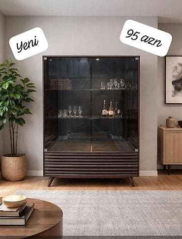 Şüşəli dolab vitrini