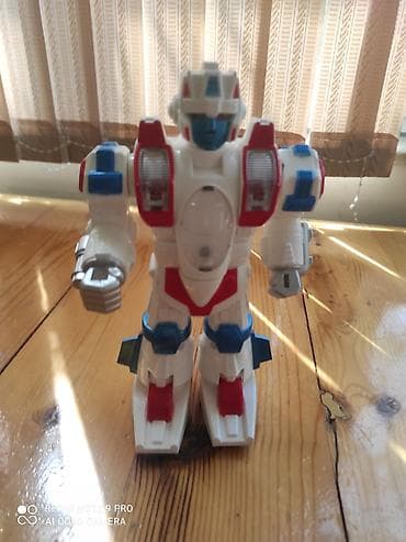 yagis ucun plas: Uşaq oyuncağı – robot fiqur — 1