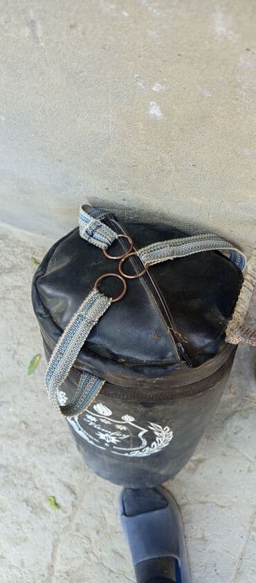 idman ucun termo alt paltarları: - Brend: Vamley (üzərində loqo və yazı) - Material: sintetik/deri — 2