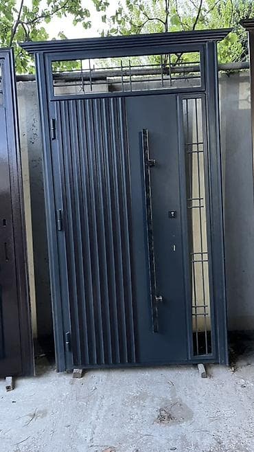 Metall giriş qapısı - Material: qalın metal konstruksiya, möhkəm