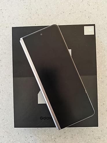 2106 dinama: Samsung Galaxy Z Fold 3, 256 GB, rəng - Gümüşü, Simsiz şarj — 4