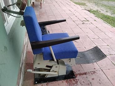 sac kəsimi ucun masa: Peşəkar bərbər/kosmetoloji kreslosu - Metal karkaslı, möhkəm baza — 3