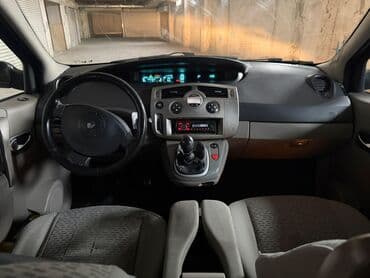 renault meqane: Renault Scenic (II) — qara rəngli, 5 qapılı kompakt miniven. Şəhər və — 6
